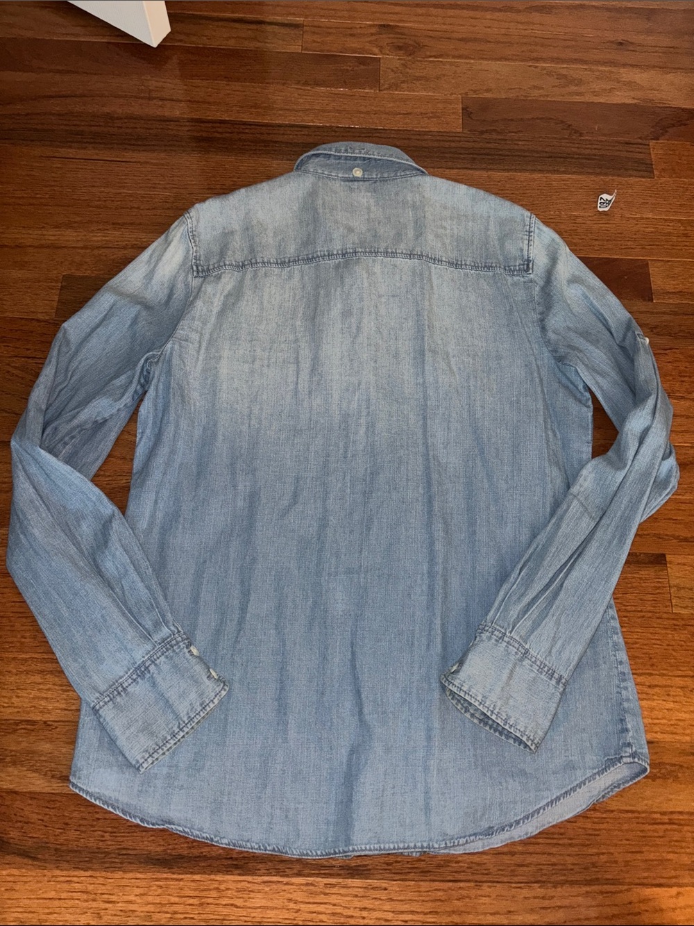 J. Crew Light Blue Chambray Denim Button Down Lightweight Shirt Women’s Size 6 - Picture 4 of 4